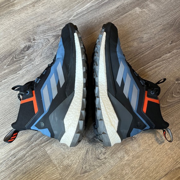 NWOB Adidas Terrex Free Hiker 2 GTX Mid Hiking Shoes Mens 10.5 UK 10 EU 44 2/3 - Picture 4 of 10